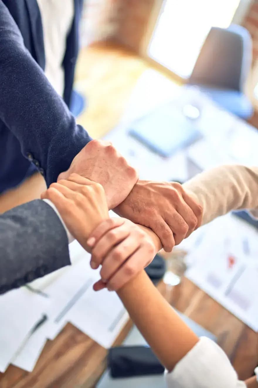 Mitarbeiter-App & Plattform — Mitarbeiter-App entwickeln lassen — Zeiterfassung, Dienstpläne, interne Kommunikation